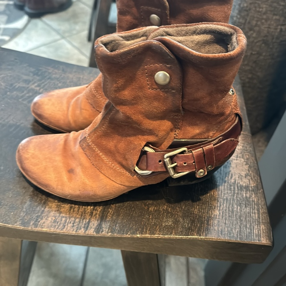 Miz Mooz distressed leather boots - Picture 2 of 6